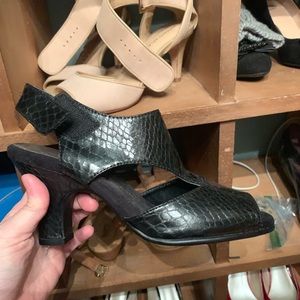 Black Aerosole snake heel